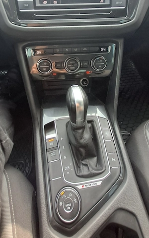 Volkswagen Tiguan, cutie automata - imagine 5
