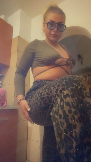 Daria...noua in orașul tău...Fac si deplasări si party