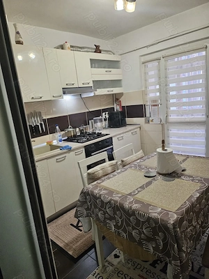 Persoana fizică, vând apartament 3 camere.Zona Cug