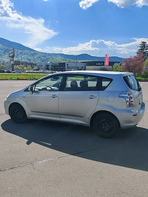 Toyota corola verso 7 locuri  - imagine 4
