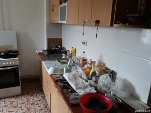 inchiriez o camera intr-un apartament  - imagine 3