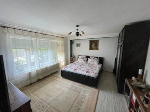 Casa de vanzare cu 4 camere  3 locuri de parcare Giroc