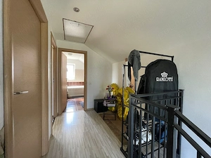 Casa de vanzare cu 4 camere  3 locuri de parcare Giroc - imagine 7