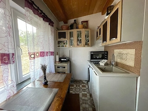 Casa de vanzare cu 4 camere  3 locuri de parcare Giroc - imagine 4