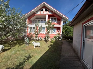 Vânzare casă spațioasă P+M, 903 mp teren - strada Săvinești - Târgu Jiu - imagine 2