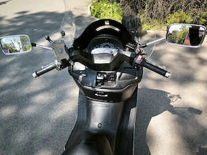 Vând  Schimb Suzuki burgman AN250  30.000 km. - imagine 3
