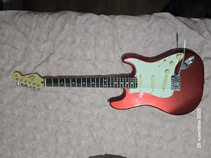 Chitara electrica Fender Standard Stratocaster SSS - Candy Cola
