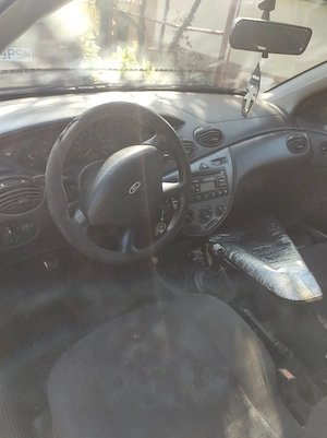 Ford focus benzină  - imagine 2