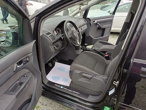 Vw touran 1.6 Tdi Bluemotion 105cp - imagine 9