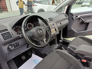 Vw touran 1.6 Tdi Bluemotion 105cp - imagine 3