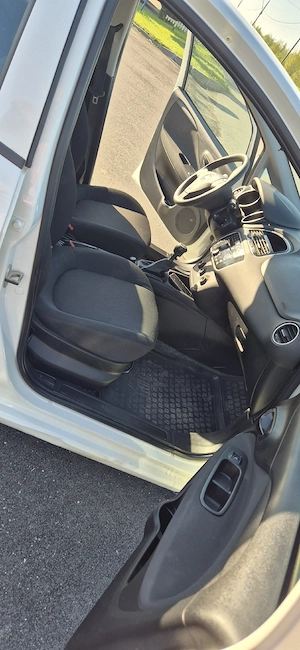 Fiat Punto  2017 cu 60.000 km rulati  - imagine 7