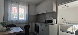 Vand casa la pret de apartament zona Lazaret
