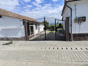 Casa de vânzare cu teren 