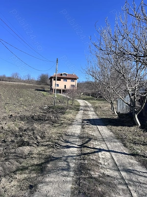 Casă modernă și spațioasă, gata de mutat   6400 mp teren, terase și garaj   329.000  