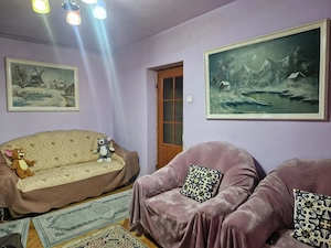 Vand apartament 2 camere semidecomandat zona linistita - imagine 2