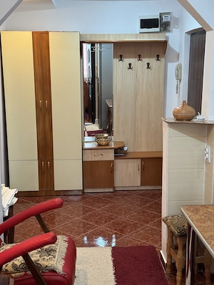 Vând apartament decomandat cu 2 camere - imagine 3