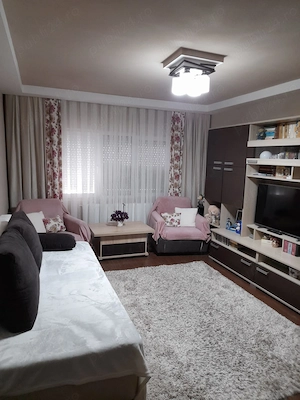 Garsoniera cu o camera de vanzare in zona Nufarul - imagine 3