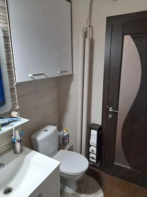 Garsoniera cu o camera de vanzare in zona Nufarul - imagine 8