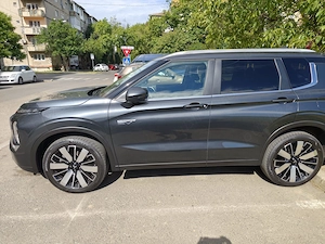 Mitsubishi Outlander PHEV 2.4L 4WD AT Intense 2025 - imagine 3