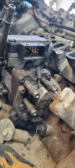 vand pompa de injectie ford trasit motor 2.4tdi an 2003 - imagine 3