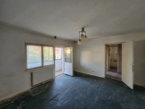 Apartament 2 Camere, Zona Aradului, Etaj 4, Necesita Renovare