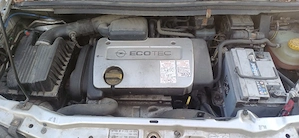 dezmembrez opel zafira A - imagine 2