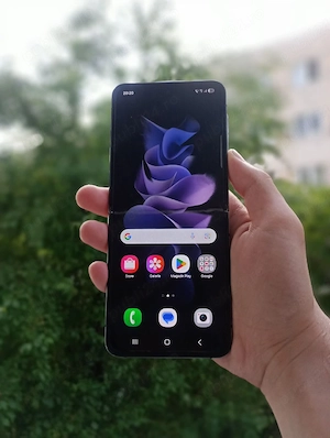 Vand sau Schimb Samsung Z Flip 3 Purple 5G