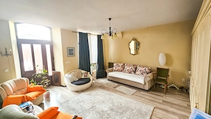 Apartament de vânzare cu posibilitate comercială schimb cu casă plus diferența 