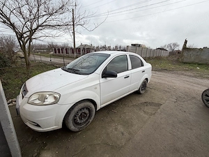Vând Chevrolet Aveo - imagine 2
