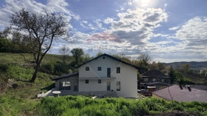 Casa noua, premium, cu panoramă superbă asupra orașului - imagine 5