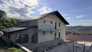 Casa noua, premium, cu panoramă superbă asupra orașului - imagine 4