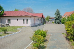 De vânzare pensiune cu restaurant, teren 4.750 mp – Băile 1 Mai - imagine 5