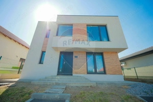 Casă / Vilă cu 5 camere de vânzare în zona Calea Clujului - imagine 2