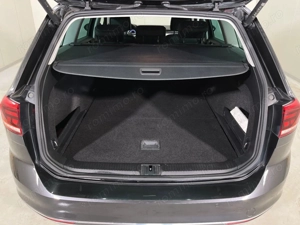Volkswagen Passat - imagine 12