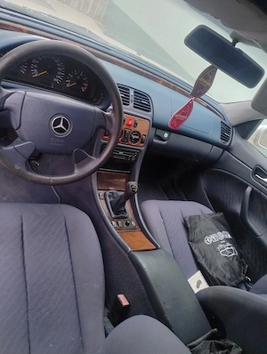 Dezmembrez mercedes clk w208  - imagine 7
