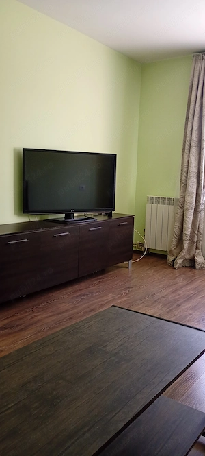 Proprietar închiriez apartament 3 camere in zona Lipovei