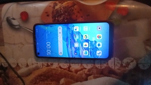 Dau la schimb 2 Telefoane Oppo A 53 și Motorola g41 sunt fisurate 