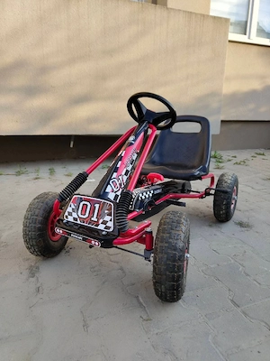 Trotinete si kart cu pedale 