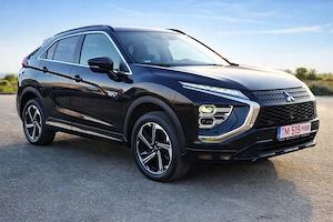 Mitsubishi Eclipse Cross   Plug-in-Hybrid   2  km   4x4   automat
