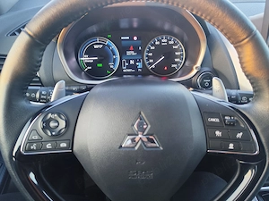 Mitsubishi Eclipse Cross   Plug-in-Hybrid   2  km   4x4   automat - imagine 8