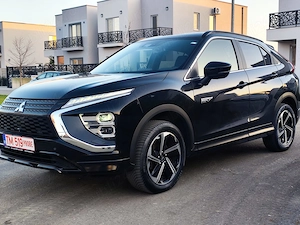 Mitsubishi Eclipse Cross   Plug-in-Hybrid   2  km   4x4   automat - imagine 3