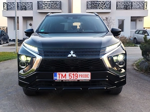 Mitsubishi Eclipse Cross   Plug-in-Hybrid   2  km   4x4   automat - imagine 2