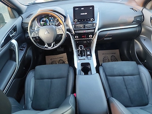 Mitsubishi Eclipse Cross   Plug-in-Hybrid   2  km   4x4   automat - imagine 6