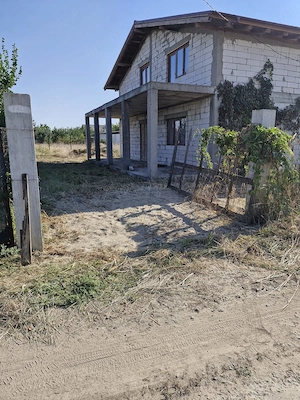 Proprietate noua Sat Costi teren  470 mp zona de intrare in sat 