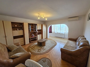 Vand apartament cu o camera cu centrala proprie, 40 mp, bloc 2001