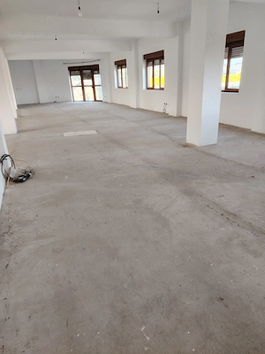 Închiriez spațiu comercial în Roșiori de Vede, județul Teleorman  - imagine 2