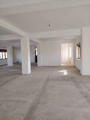 Închiriez spațiu comercial în Roșiori de Vede, județul Teleorman  - imagine 6
