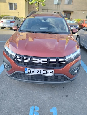 Vând Dacia jogger. An fabricație decembrie 2022 benzină și GPL kilometri 39000 unii proprietari cump - imagine 5