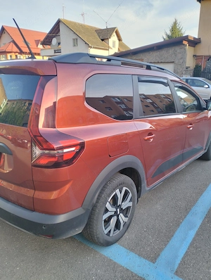 Vând Dacia jogger. An fabricație decembrie 2022 benzină și GPL kilometri 39000 unii proprietari cump