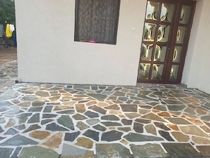 vand paiatra montez in toata tara 